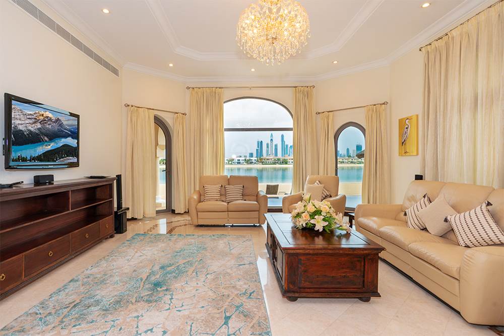 5-Bedroom-Villa-Frond-L-Palm-Jumeirah-Kennedy-Towers