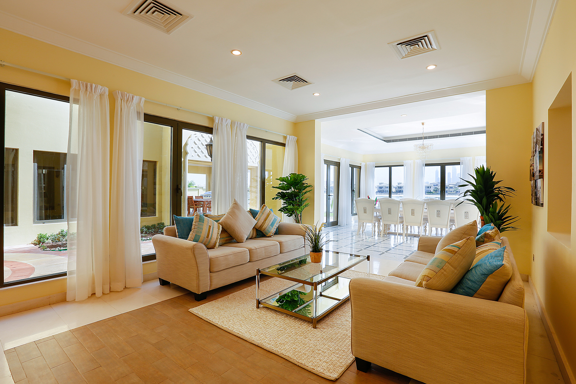 Beachfront Living 6 Bedroom Villa In Frond K Kennedy Towers - 